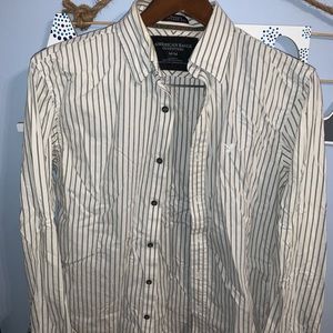 2 American eagle button ups